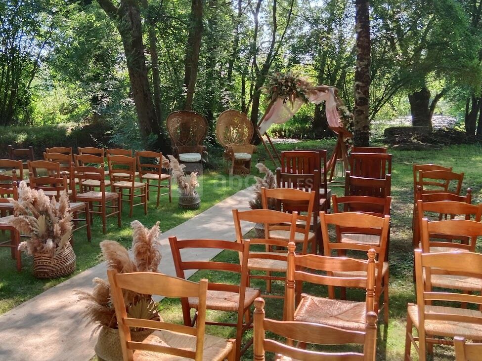 Cérémonie laïque dans le parc
