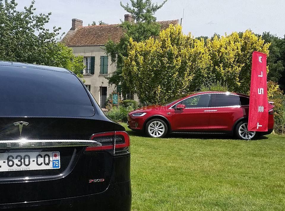 Terrasse exposition de Voiture