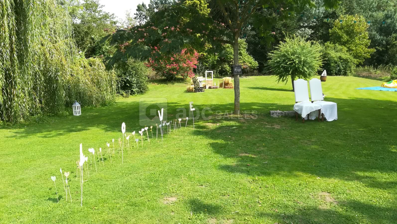 Parc ombragée pour vin d'honneur