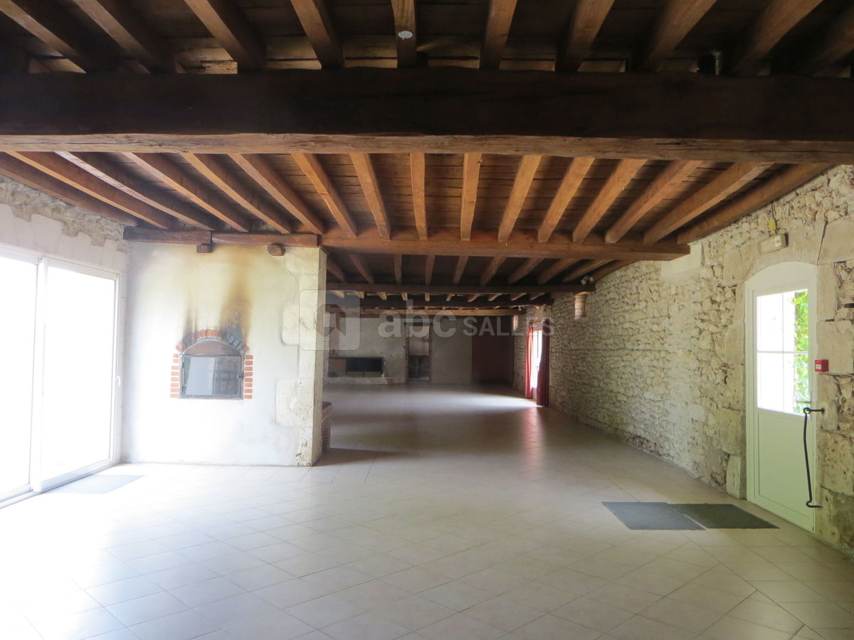 Salle coté terrasse