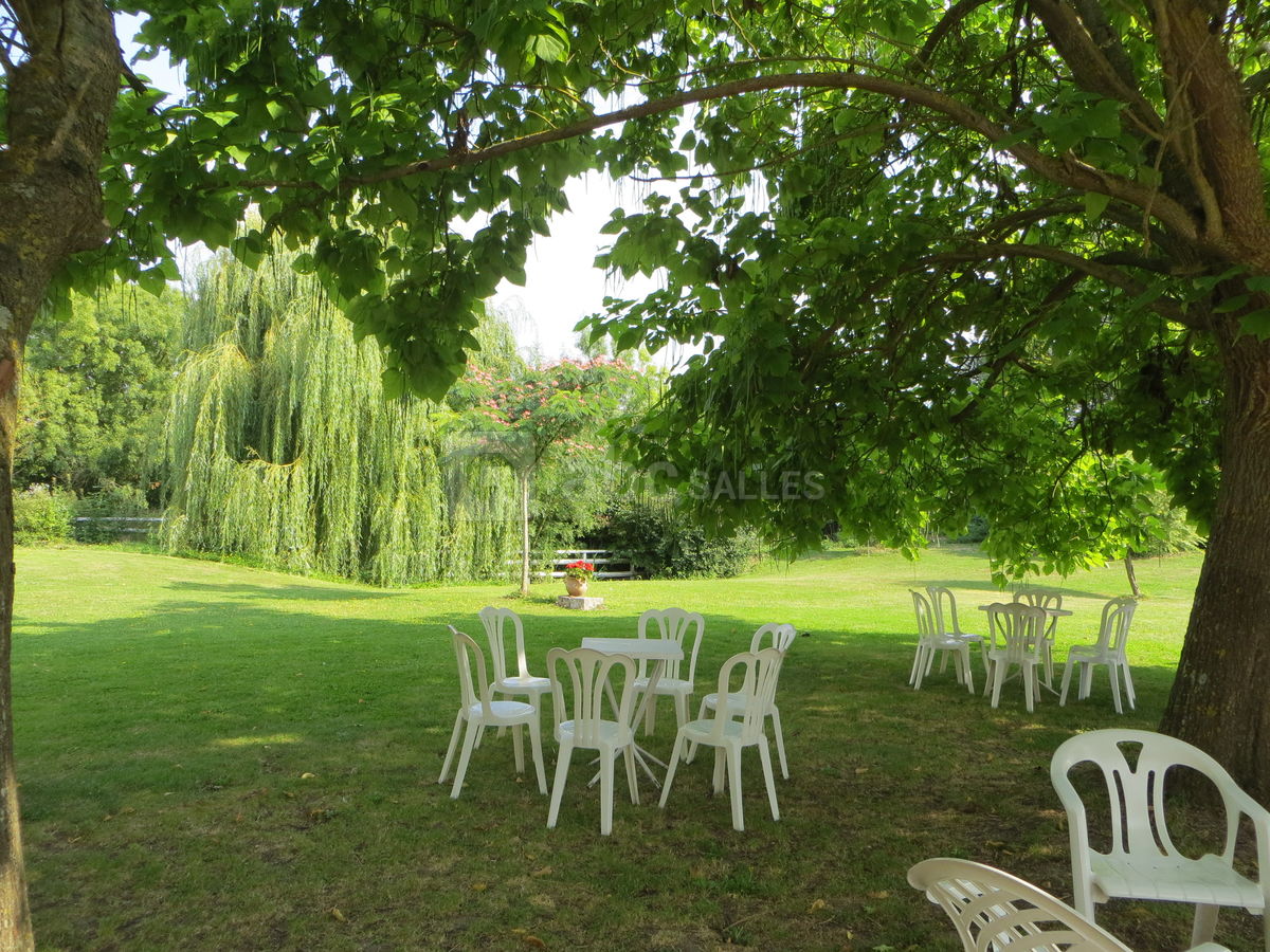 Parc ombragée pour vin d'honneur
