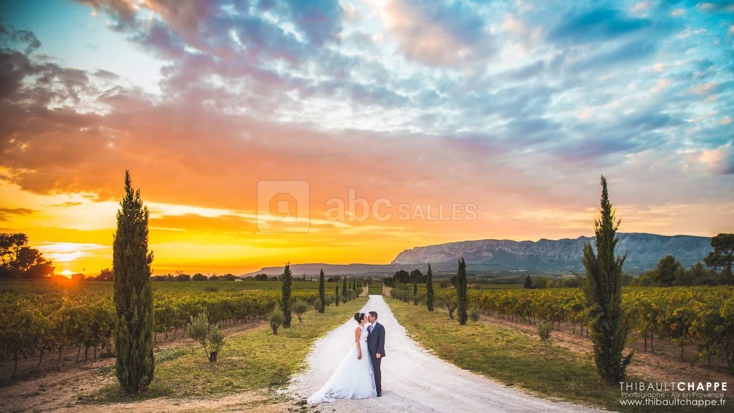 Le Mas des Auréliens - Photo couple face à la Sainte-Victoire
