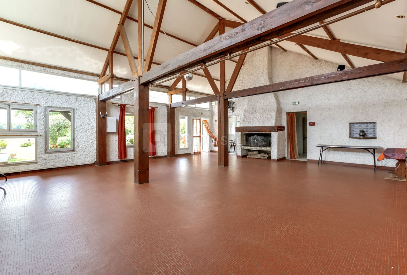 Salle 110m2
