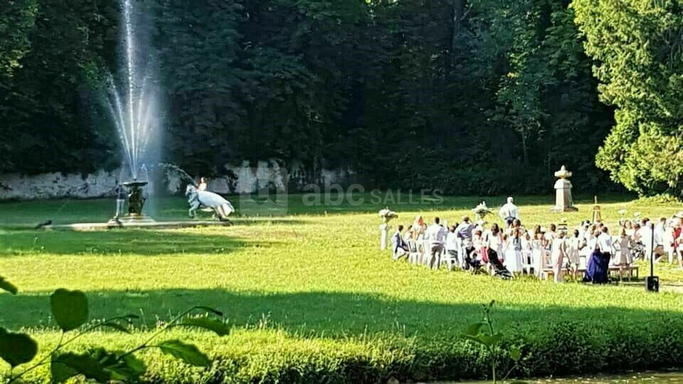 Arrivée à cheval de la mariée