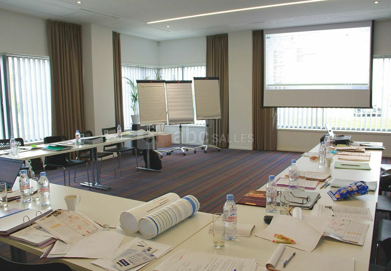 Salle de travail - Disposition en U