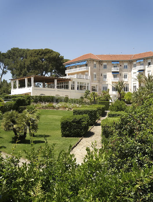 Grand Hôtel Les Lecques façade