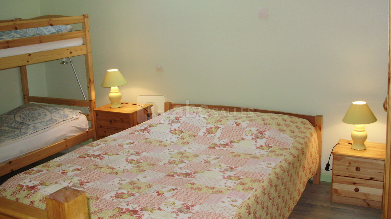 L'hotel, chambre équipée