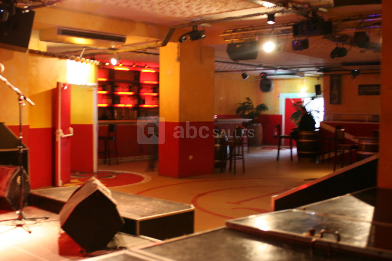 Salle du bas, vu côté scène