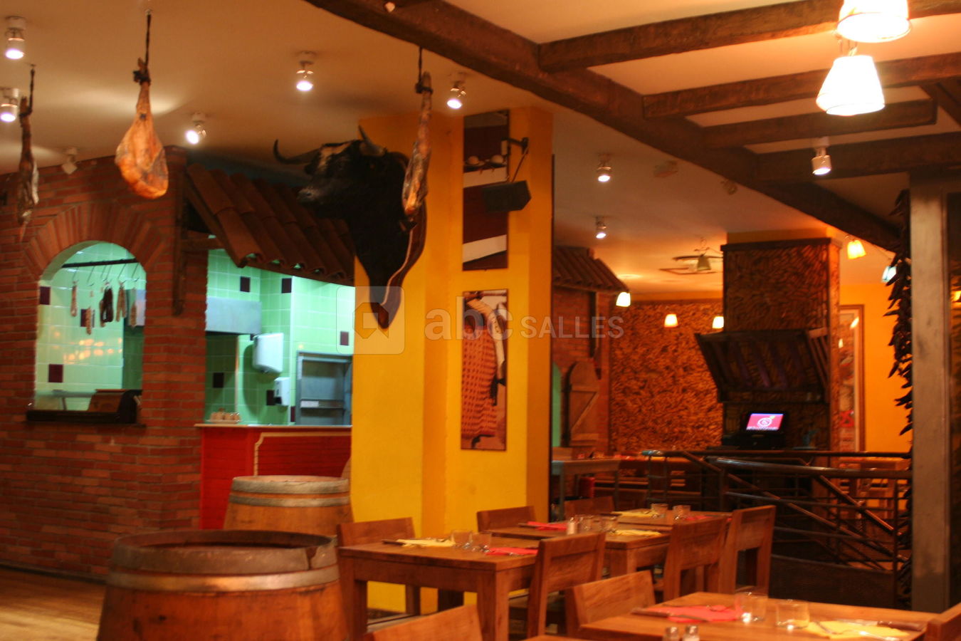 Salle de restauration, bar à tapas