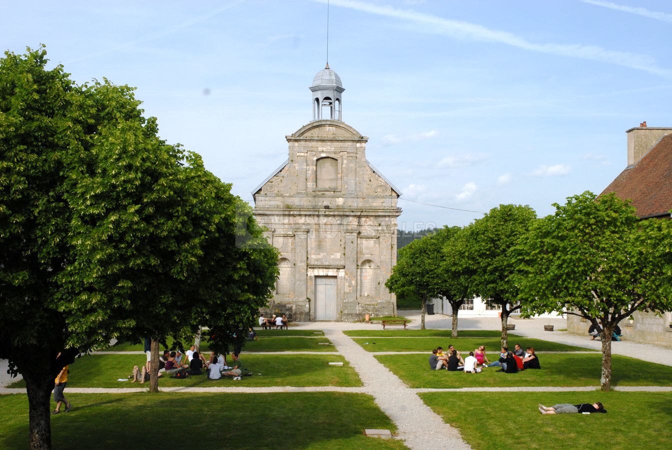 Ambiance cour