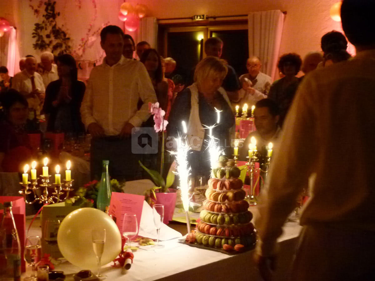 Salle - pyramide de macaron