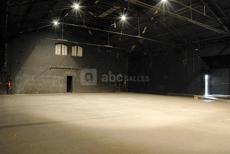 Le plateau de la grande salle, vu côté jardin