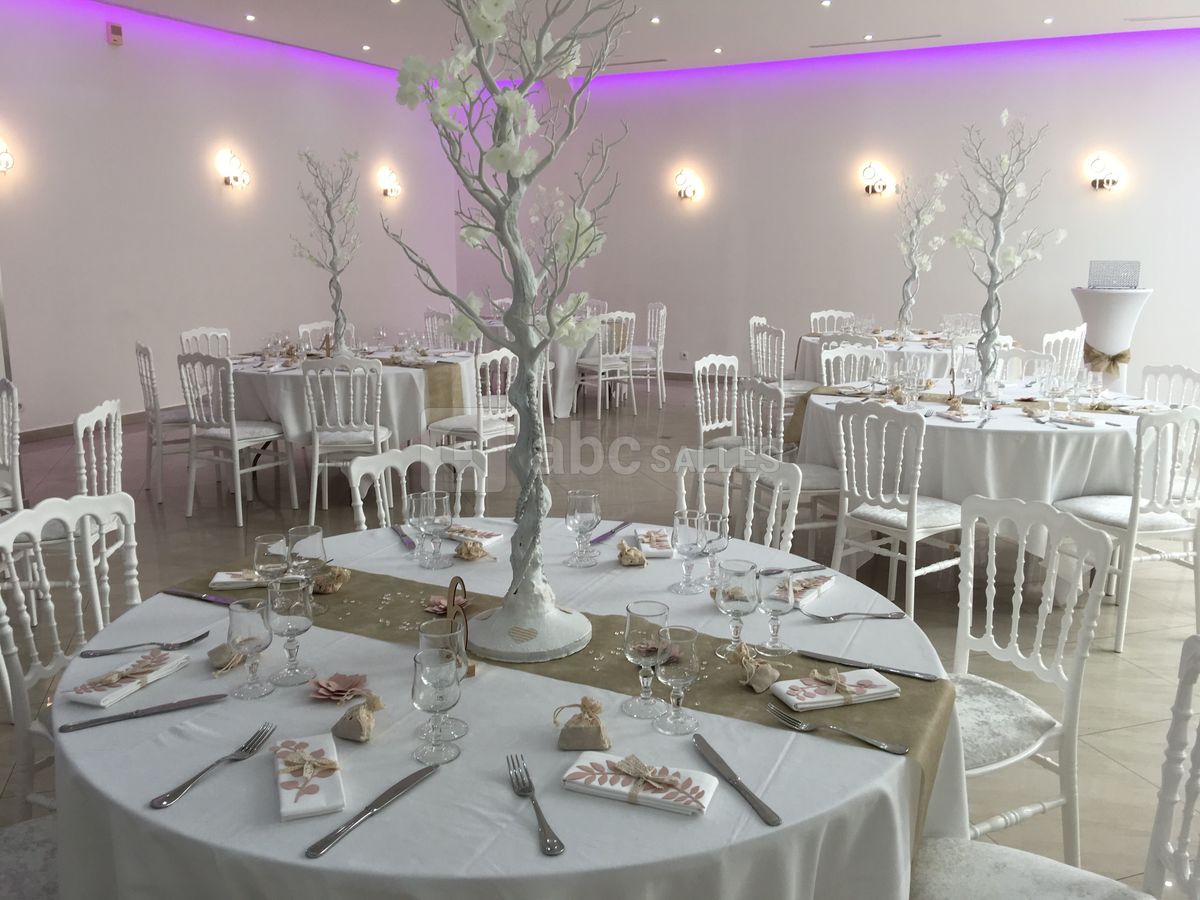 Centre de table en arbres fleuris