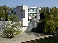 Facade (salle au dernier etage)