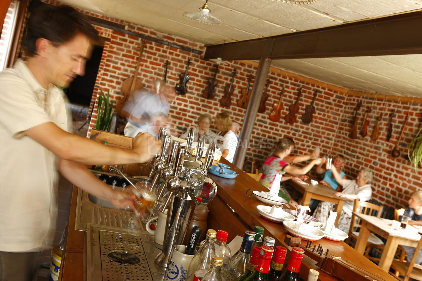 Le bar de l estaminet les damoiselles (photo maya studio)