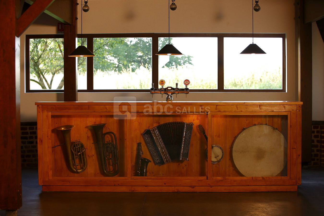 Le bar de la grange (photo maya studio)