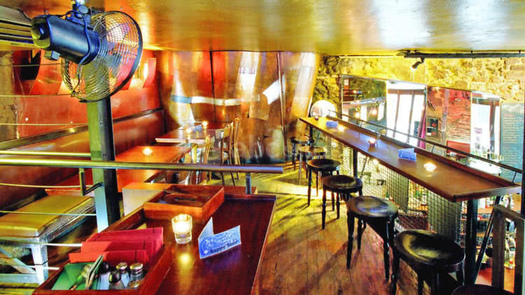 La mezzanine au rez de chaussé