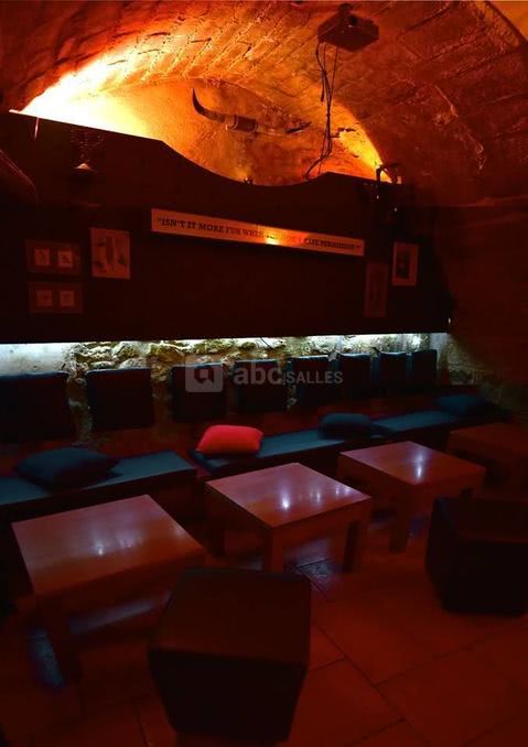 Salle du fond pour 30/35 personnes