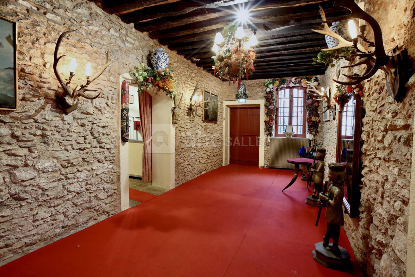 Entrée vers Vestiaire et accès Cour, Patio, Terrasse, Chapiteau Style Orangerie