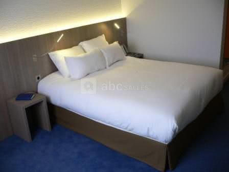 King size bed