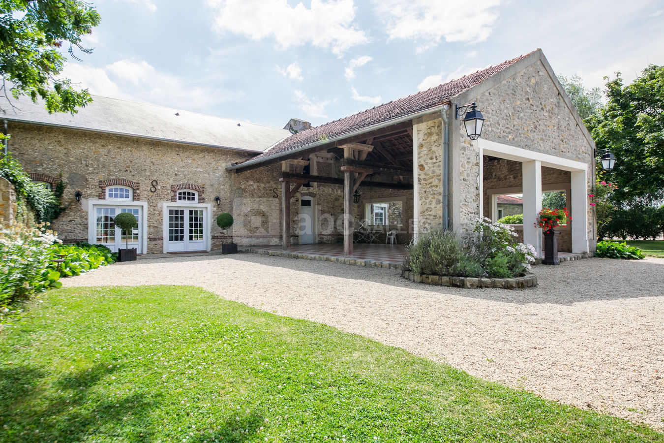 Le  préau des Bergeries