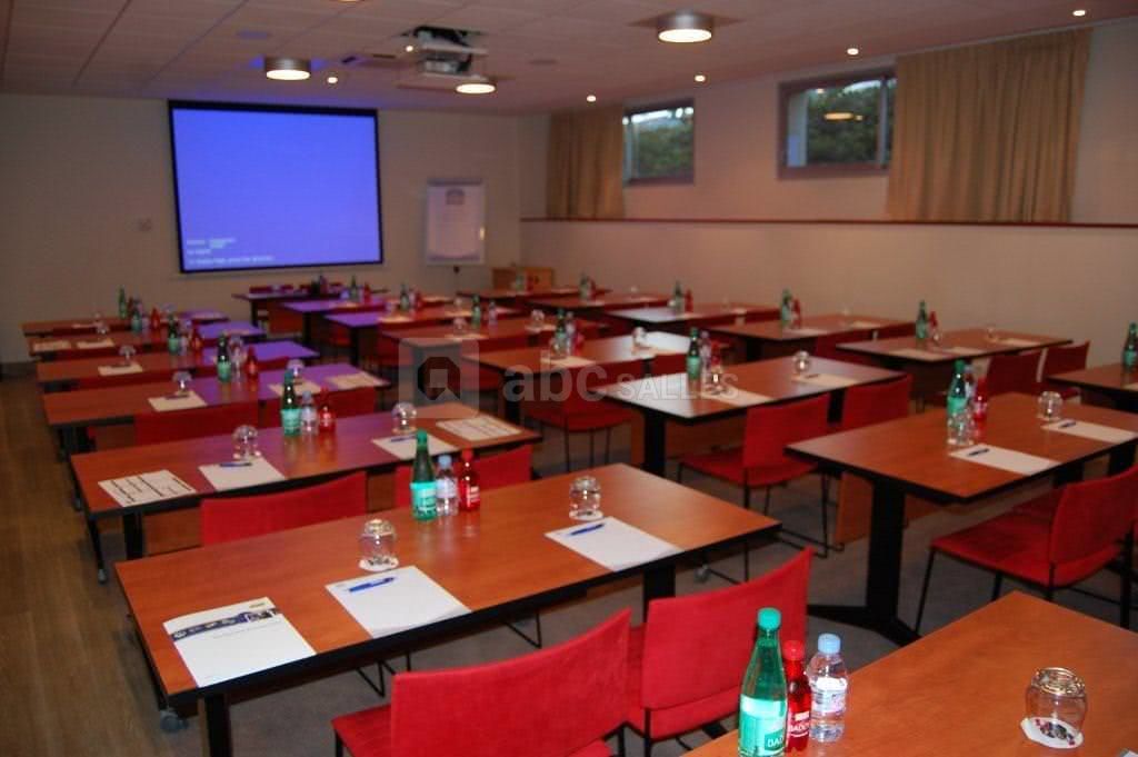 Salle de séminaire en classe