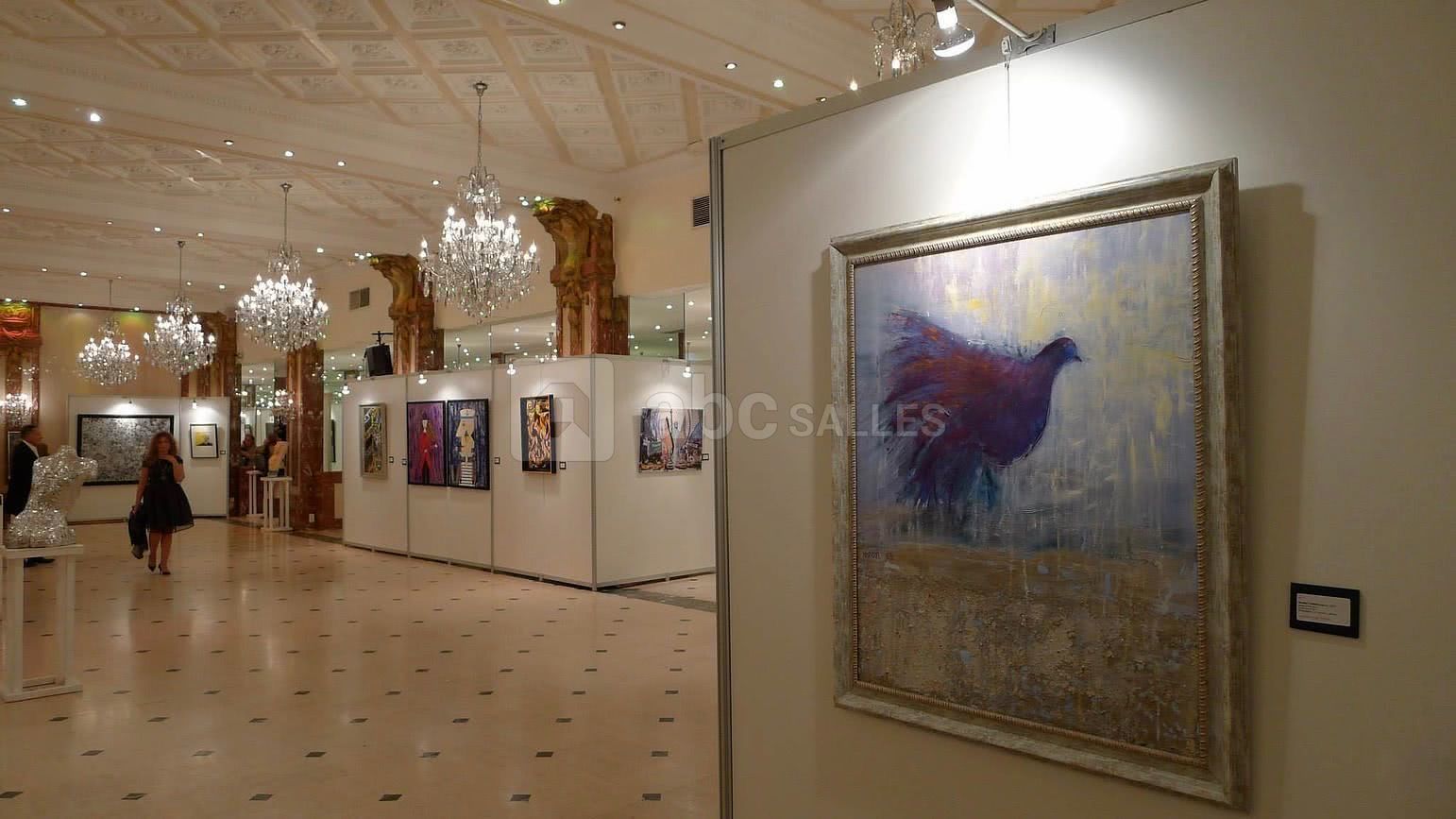 Exposition d'art au salon Monceau