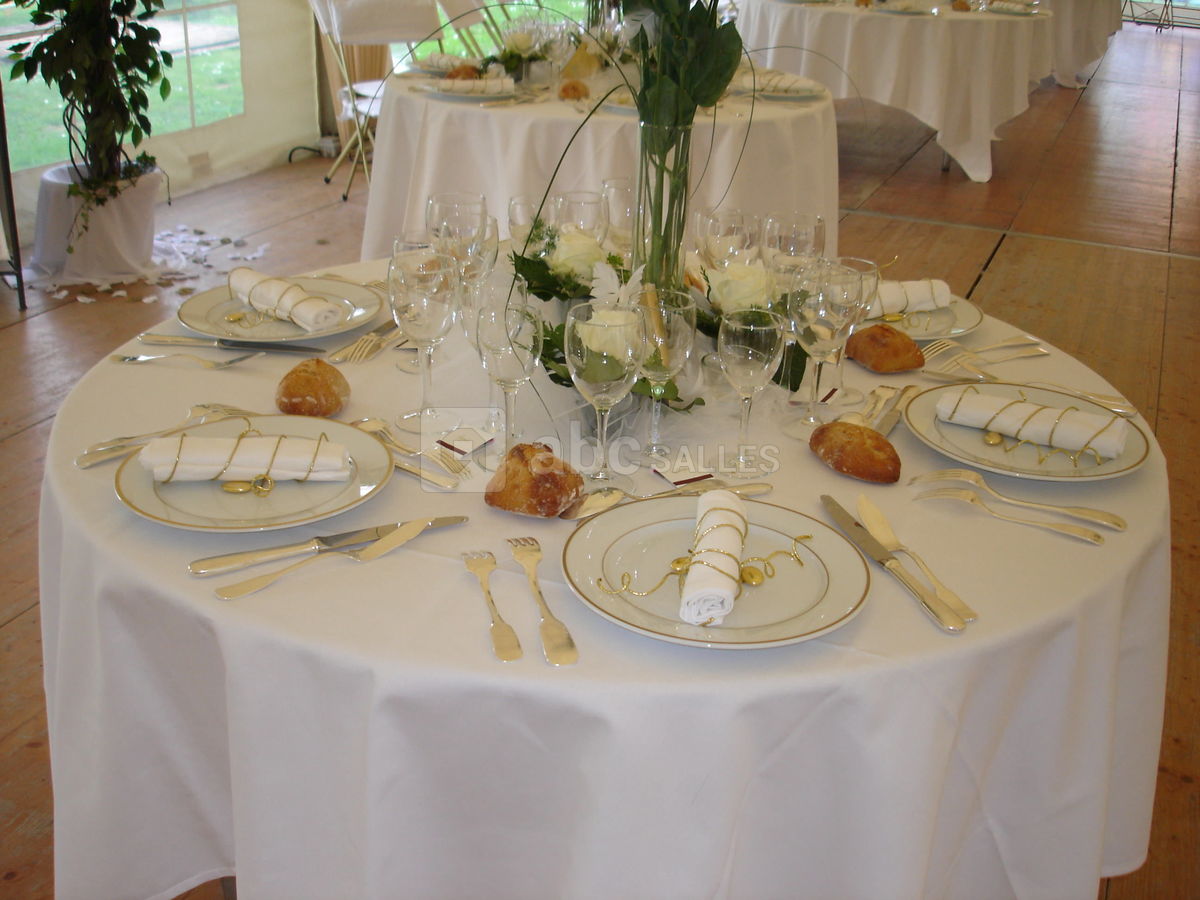 Vaisselle haut de gamme fournie par le Manoir