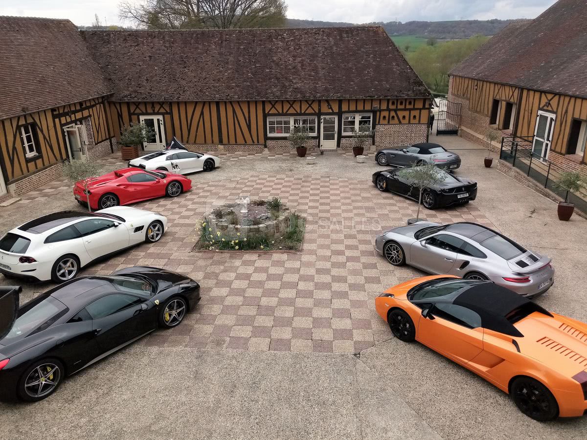 EXPOSITION DE SUPERCARS