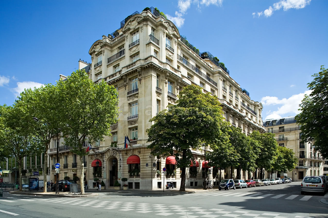 Façade