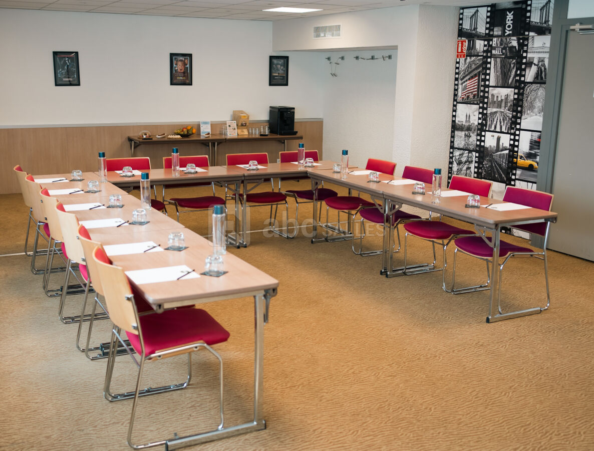 Salle 60m²
