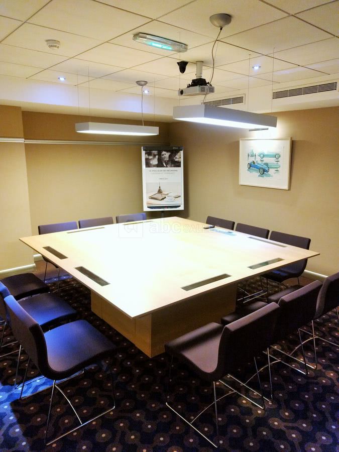 Moschini et sa table fixe