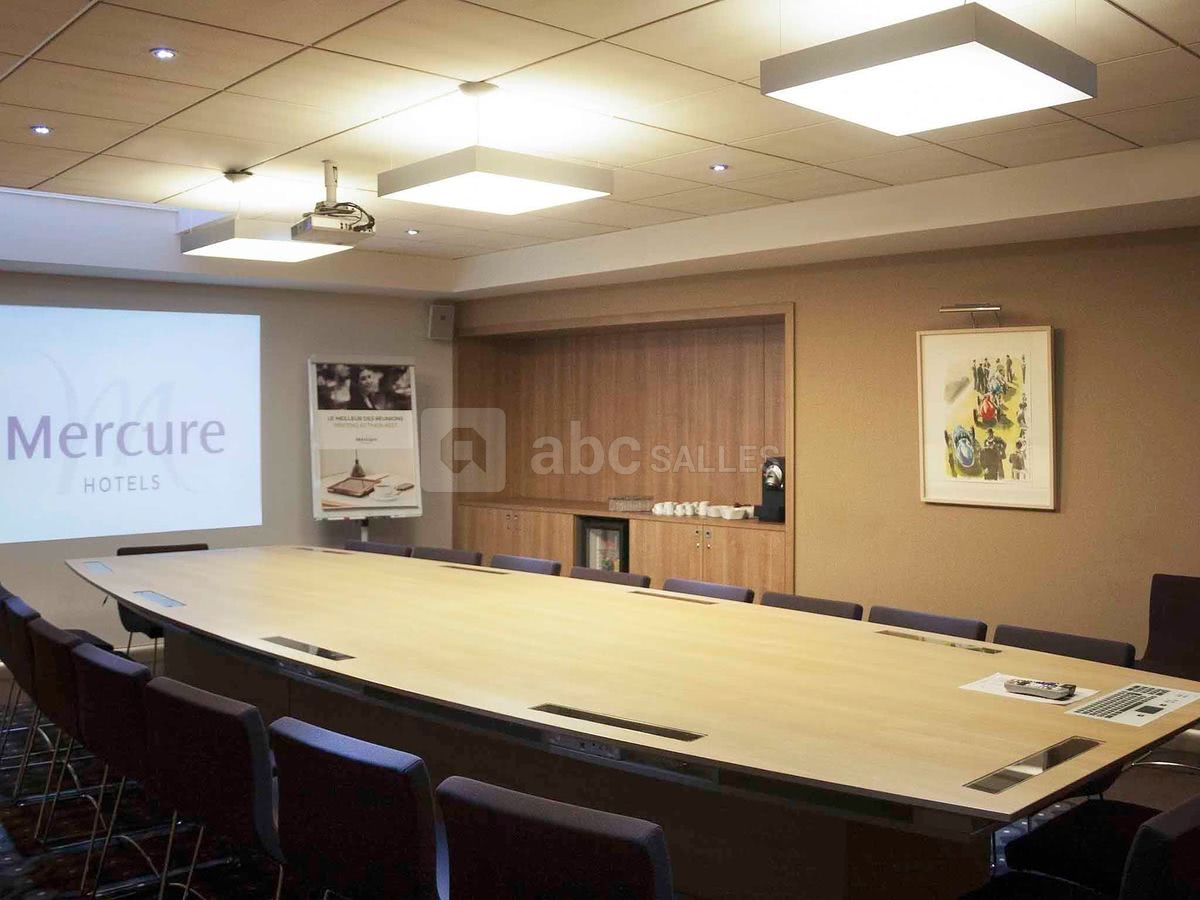 Manzon et sa table fixe