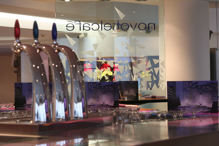 Novotel café