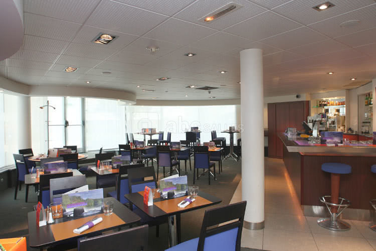 Novotel café
