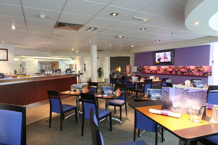Novotel café