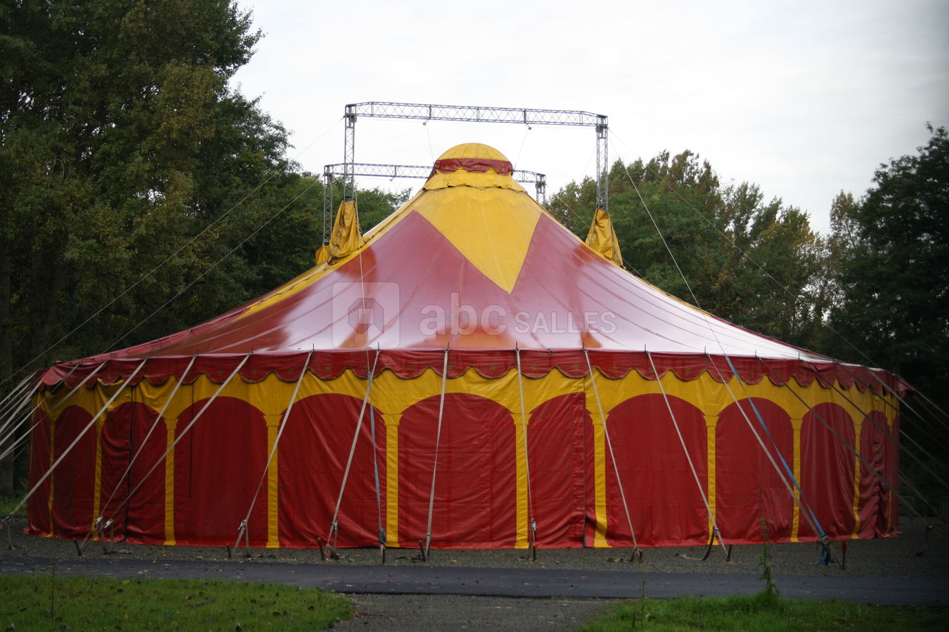 Le chapiteau