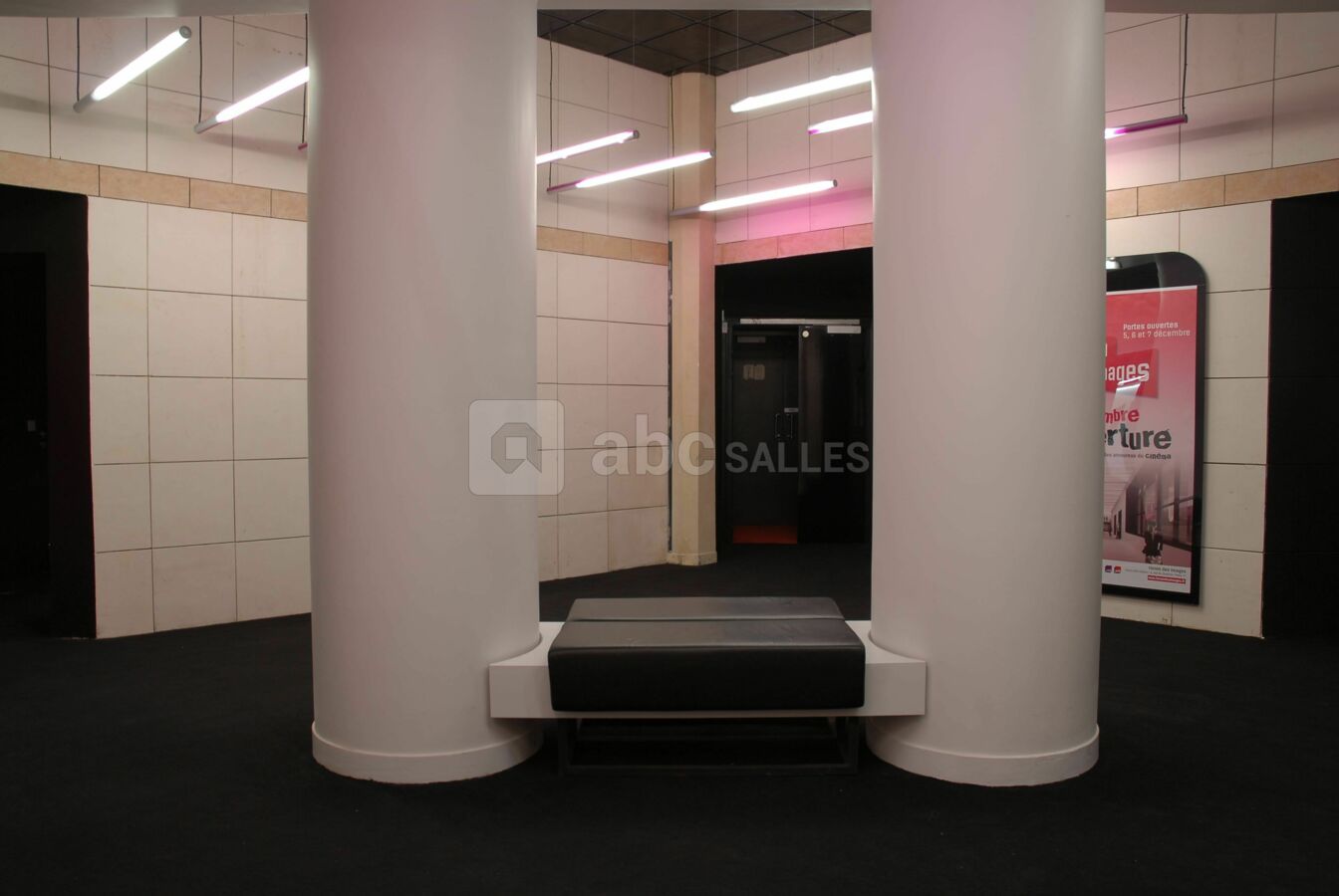 Foyer 100
