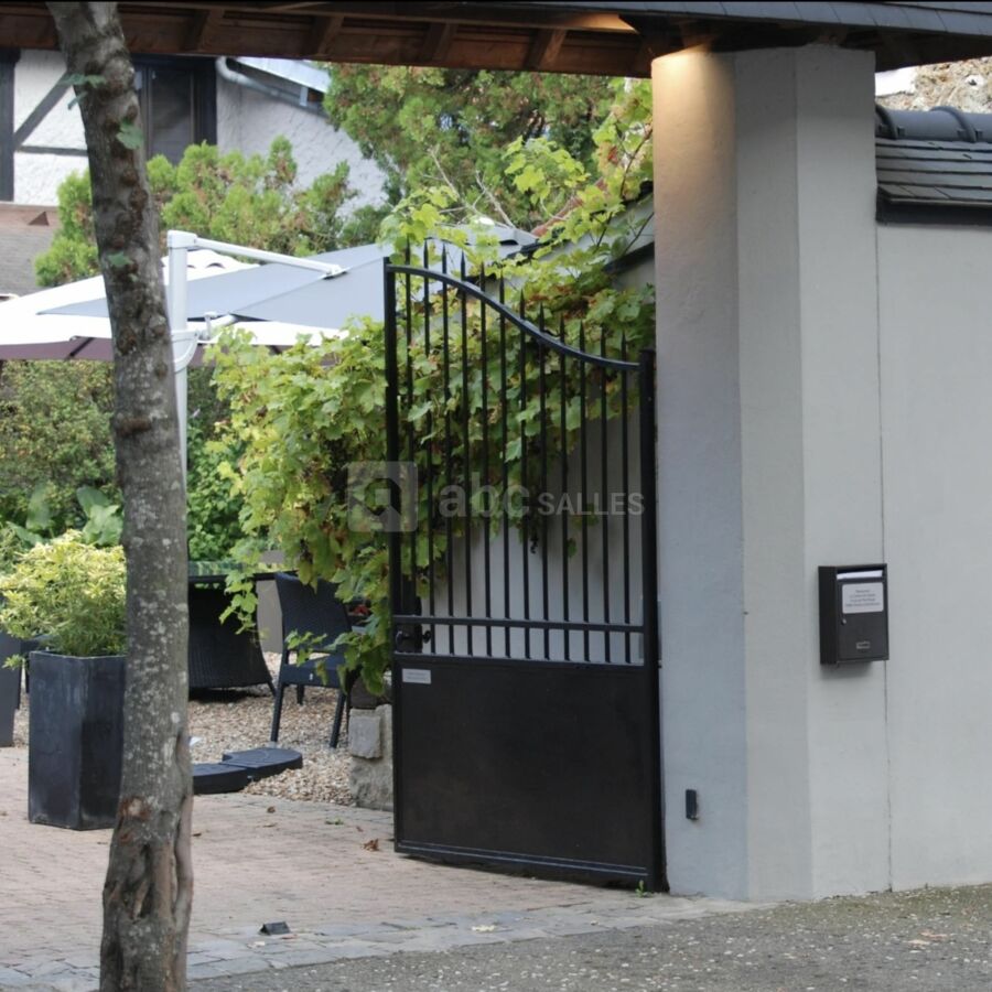 Portail, Entrée