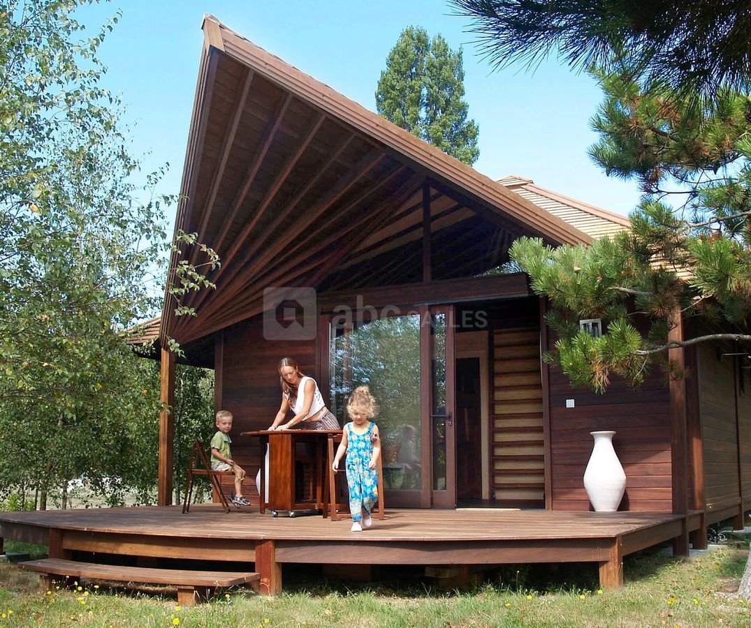 Chalet polynésien/ Camping des Portes du Beaujolais