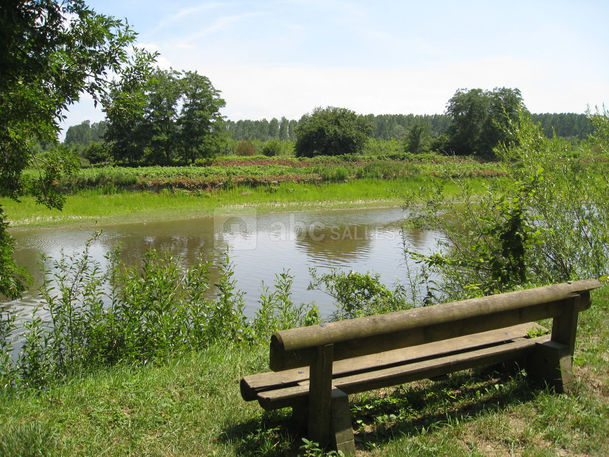 Chapiteau en bord de Saône / Camping des Portes du Beaujolais