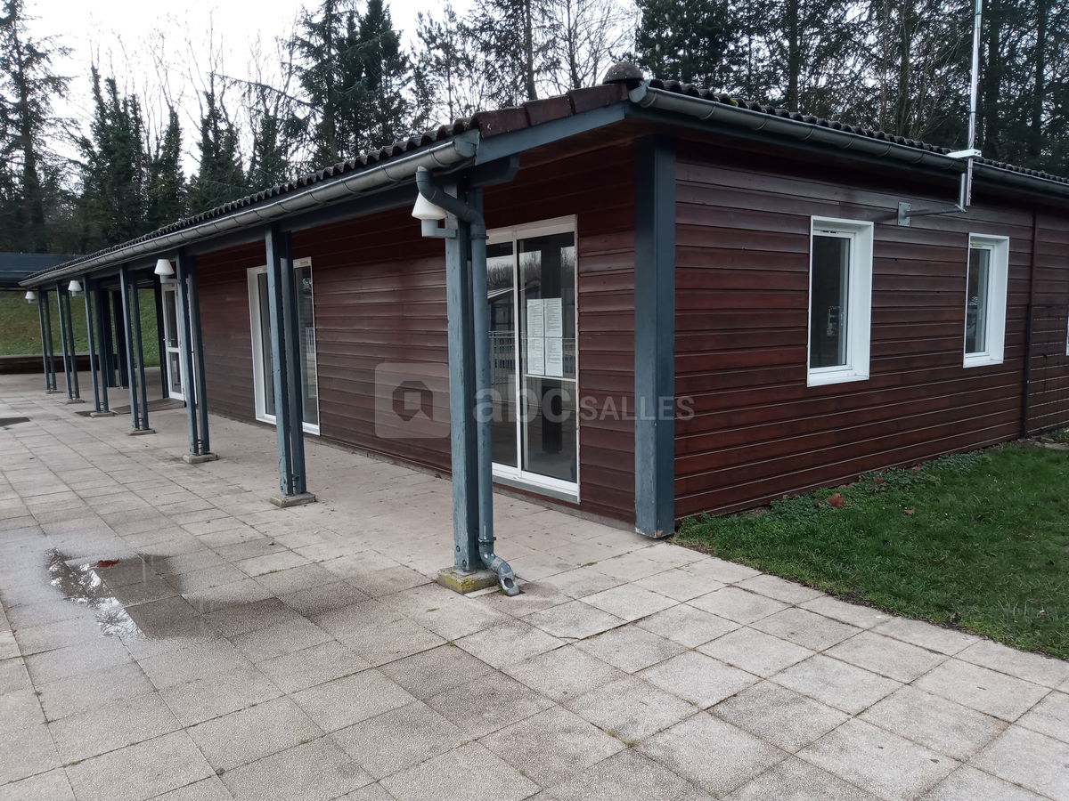 Extérieur salle de réception/ Camping des Portes du Beaujolais