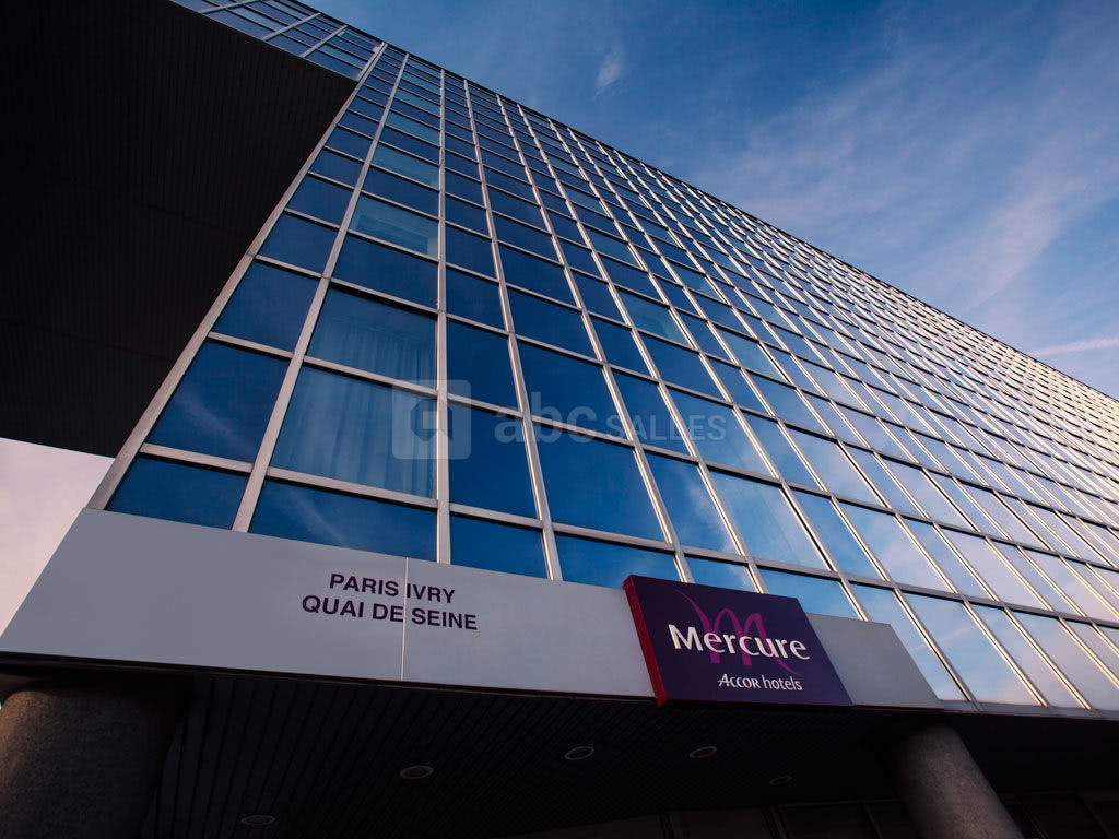 Devanture du Mercure Paris Ivry Quai de Seine