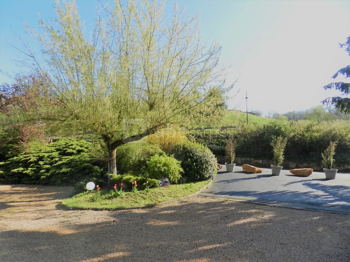 Domaine des Pierres Dorées - Vue Extérieure