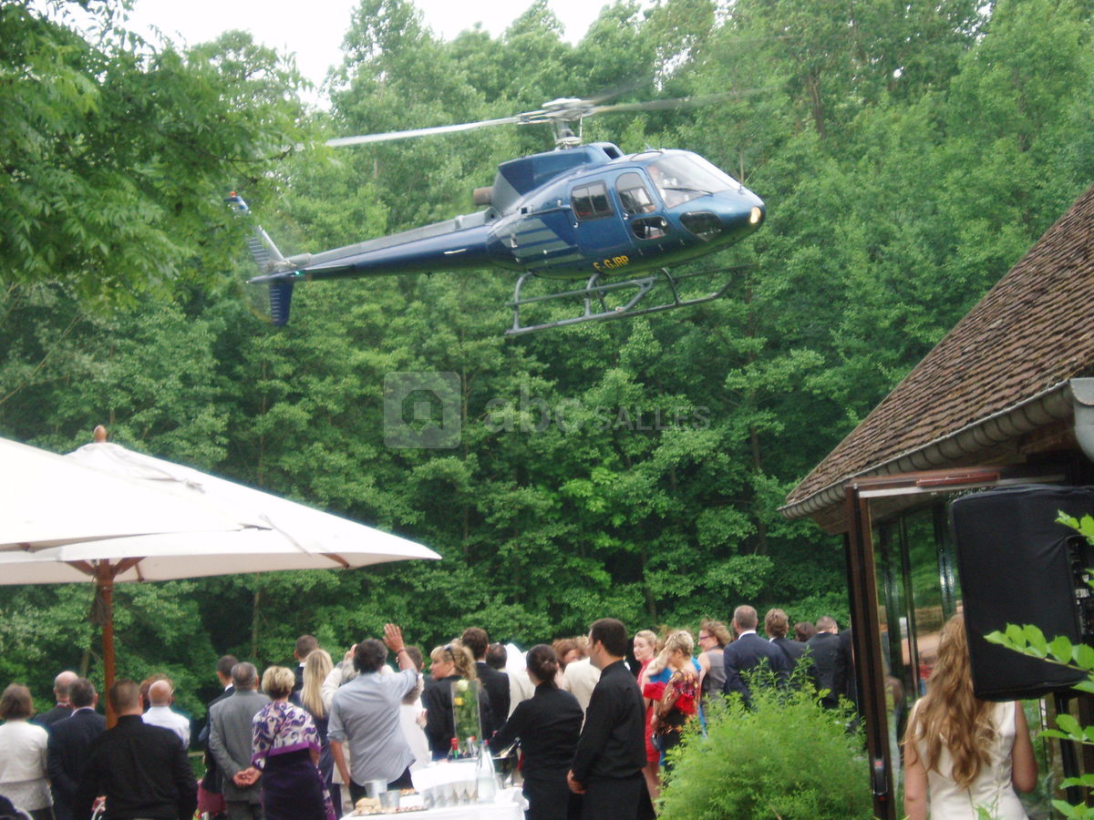 Arrivé en hélicoptère