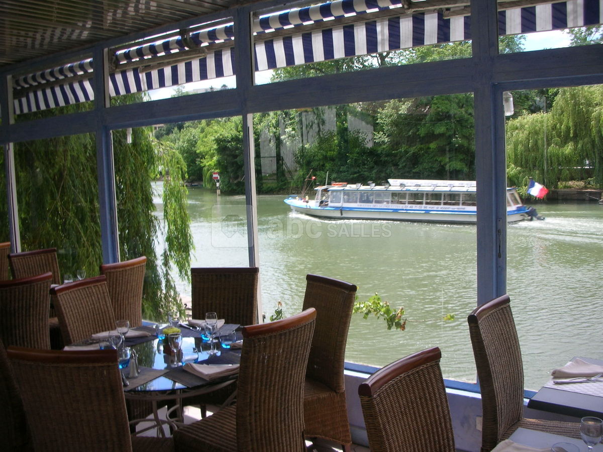 Terrasse bord de marne