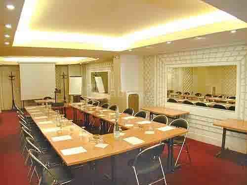 Salle de seminaire "les jardins de l'isly"