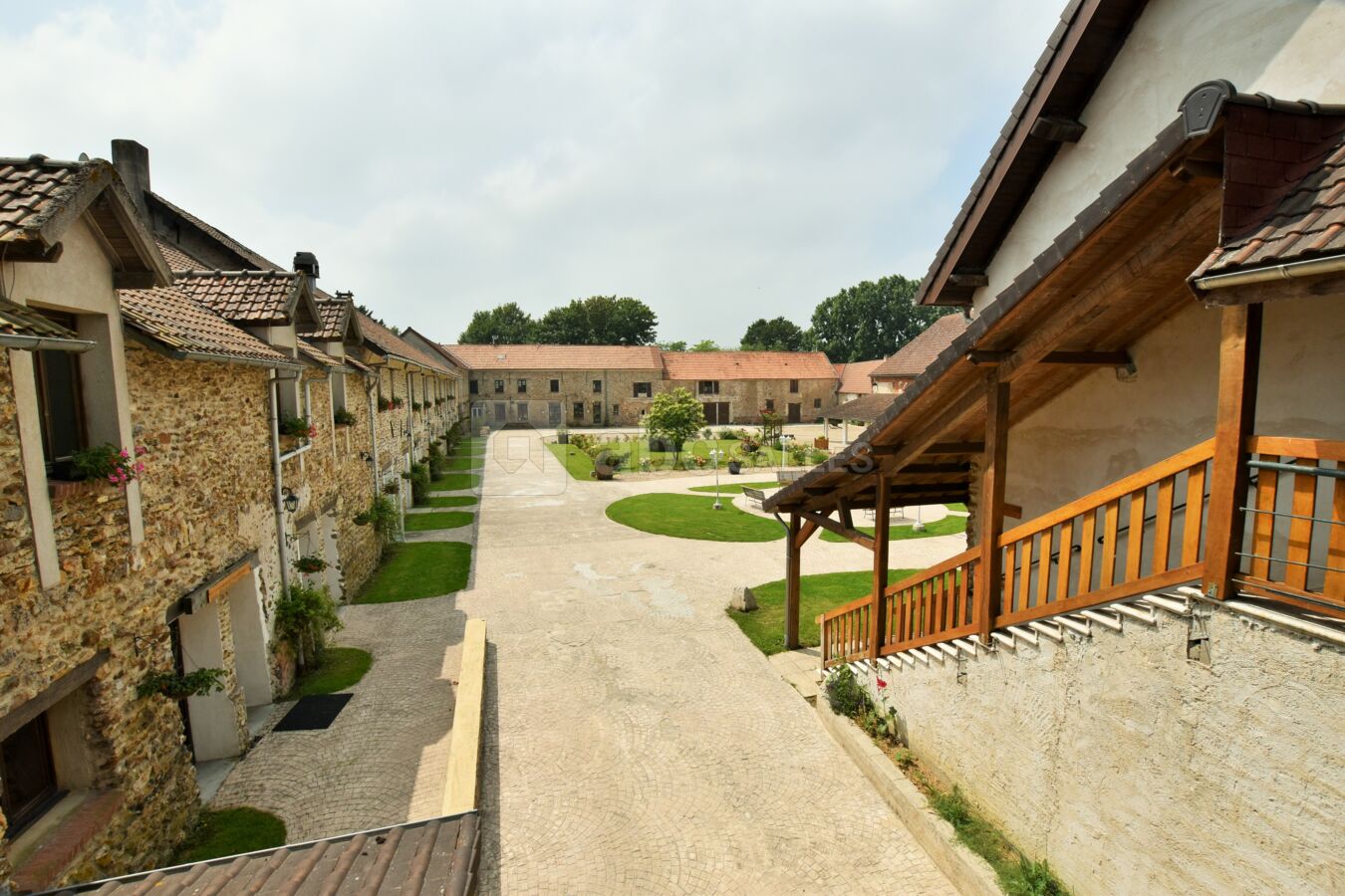 Cour