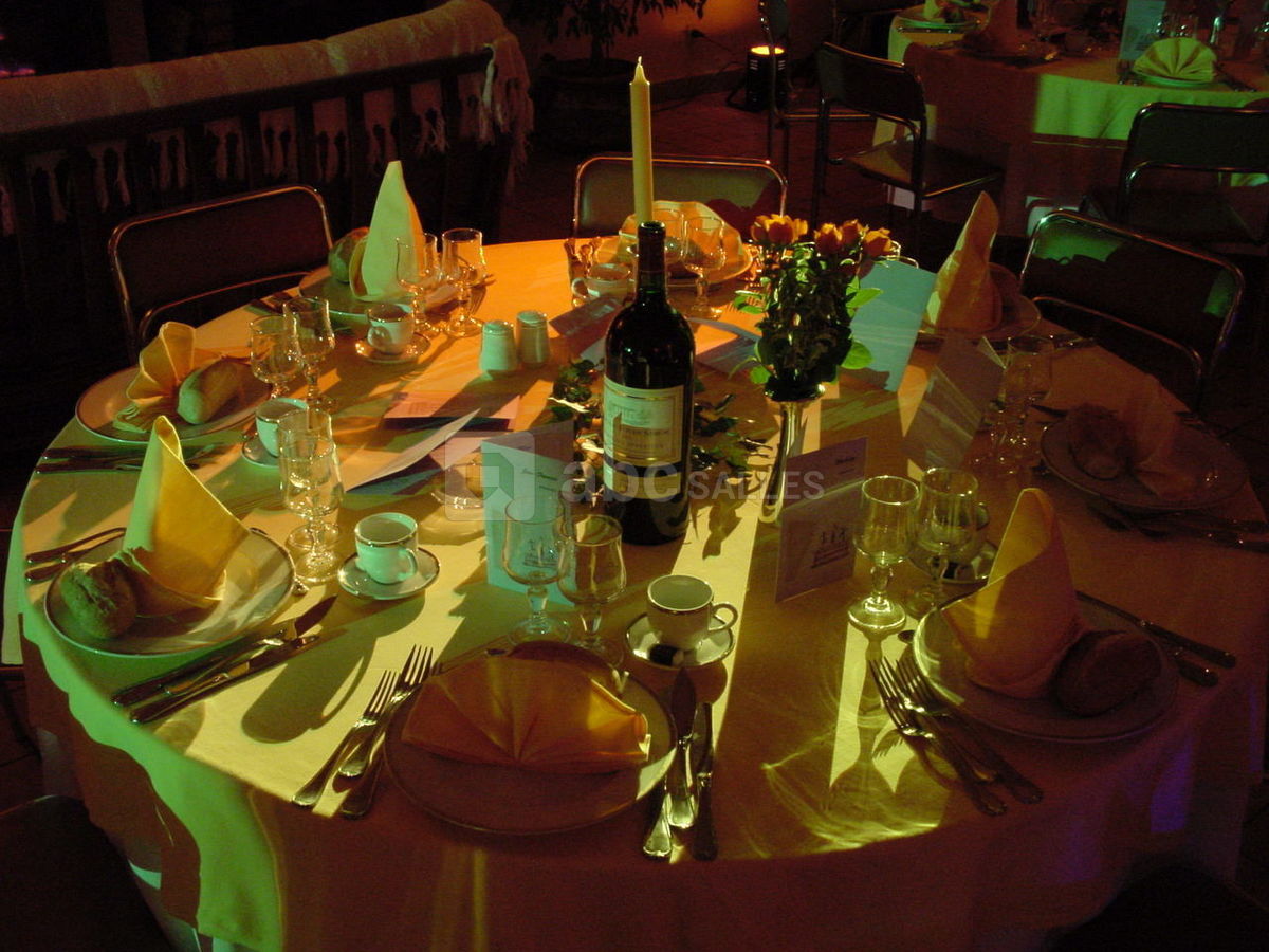 Effet lumières sur table blanche