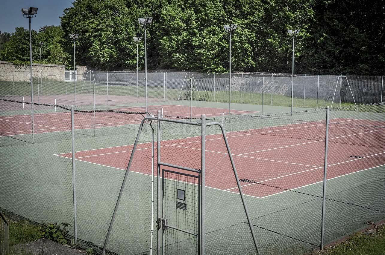 Terrain de tennis